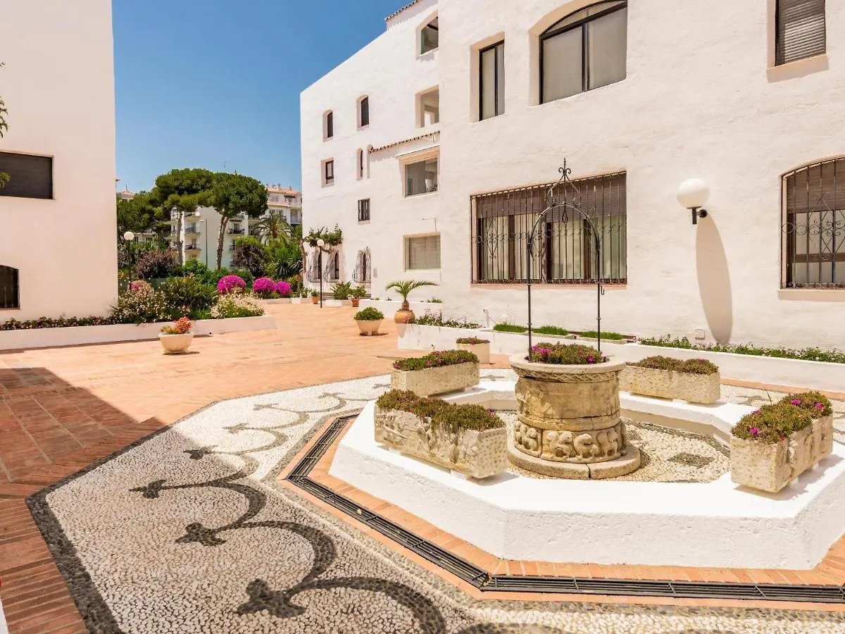 Vista Piscina Y Gran Terraza Ref Cadiz 111 Apartment Marbella Spain